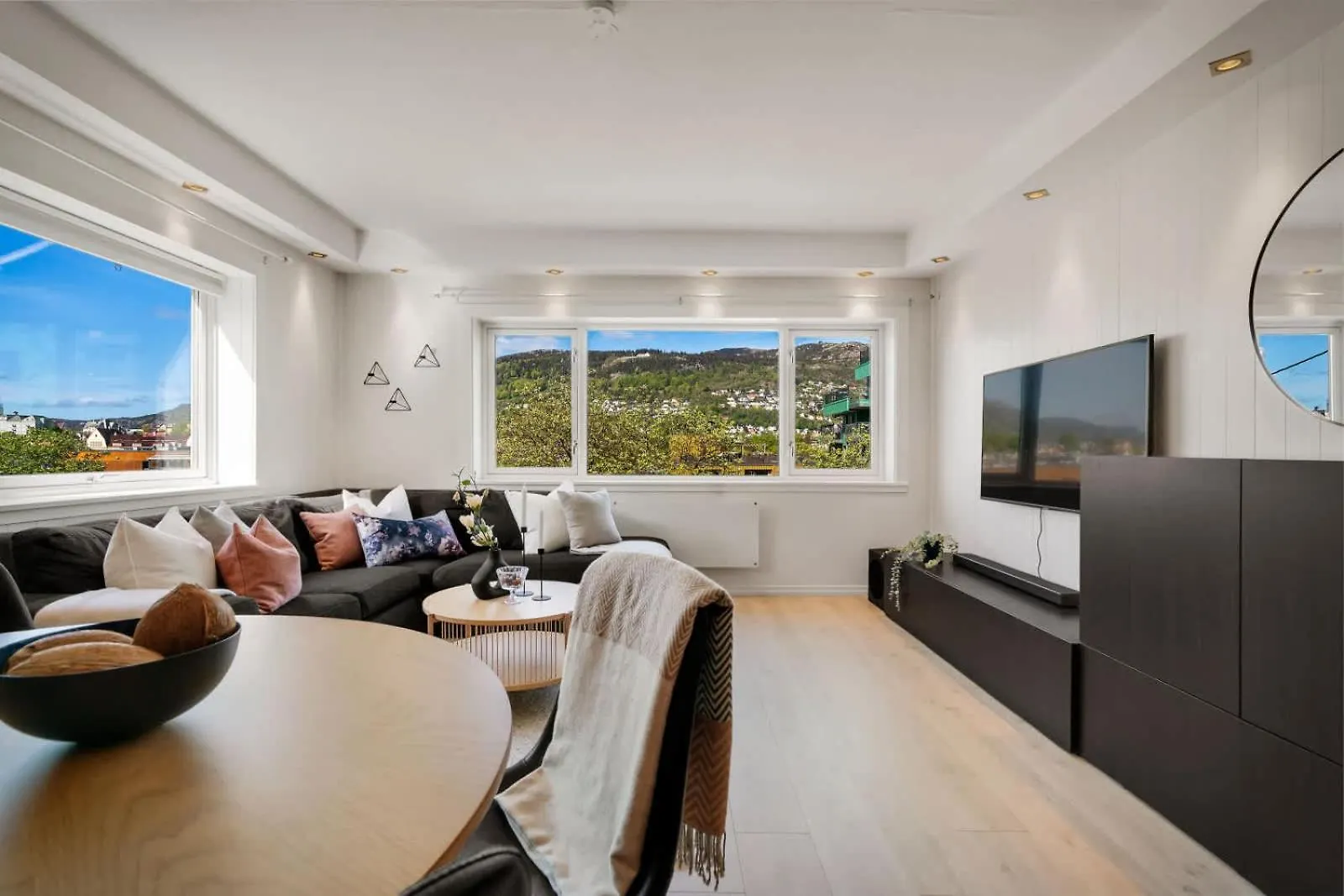 Roomsly Apartments - View & Comfort In One Spot 베르겐